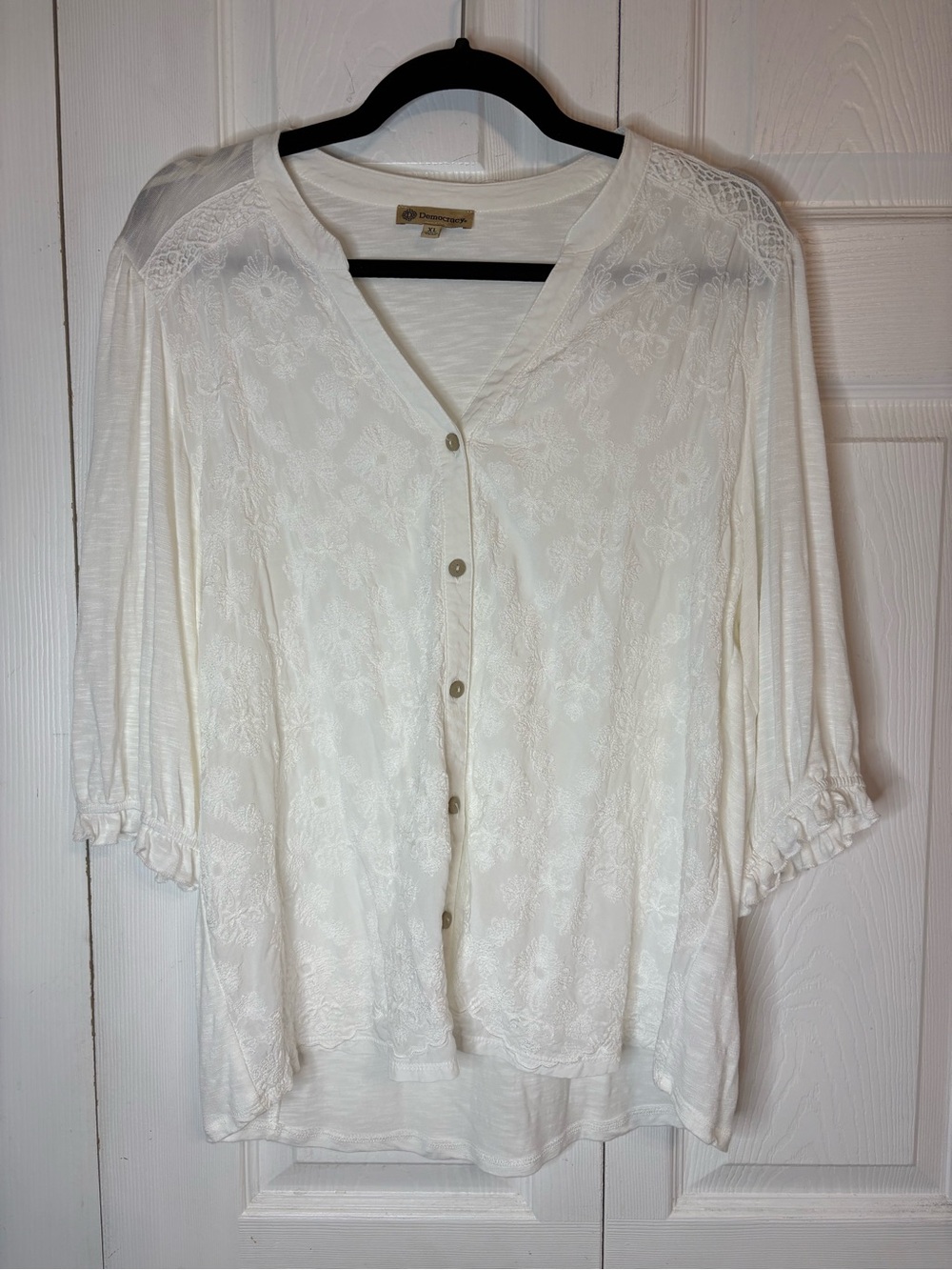 Democracy Embroidered Button-Front White Women's Top XL